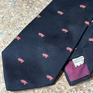 The Pork Avenue Collection Hog Wild Boston Pink Pig Hogs Men's Tie